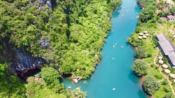 Thung lũng Ngọc Bích – Nơi mệnh danh là viên ngọc bích của Phong Nha Kẻ Bàng. 