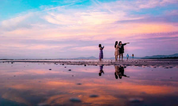 Oanh Tạc Bãi Biển Cửa Hiền: Kinh Nghiệm Ăn Chơi & Chi Phí Chi Tiết 2026