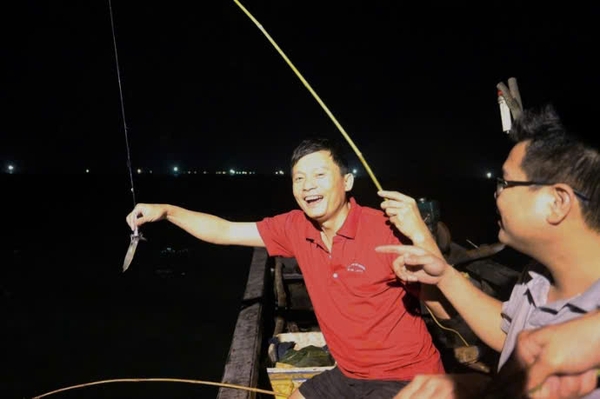 Kinh Nghiệm Câu Mực Đêm Vũng Áng Với Trải Nghiệm Làm Ngư Dân Thực Thụ Tại Hà Tĩnh
