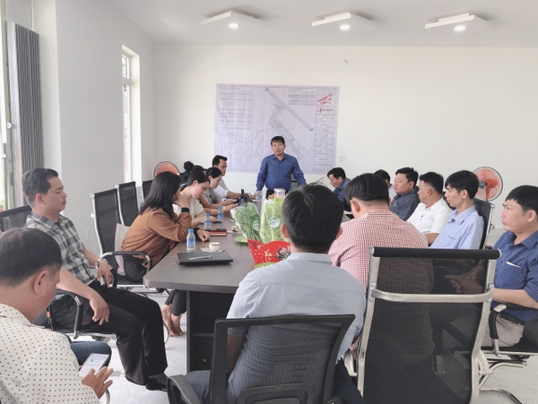 HTX SEN NÚI LÀM VIỆC VỚI HỘI NÔNG DÂN HUYỆN ĐỨC LINH VÀ NÔNG DÂN CÁC XÃ, THỊ TRẤN TRÊN ĐỊA BÀN HUYỆN