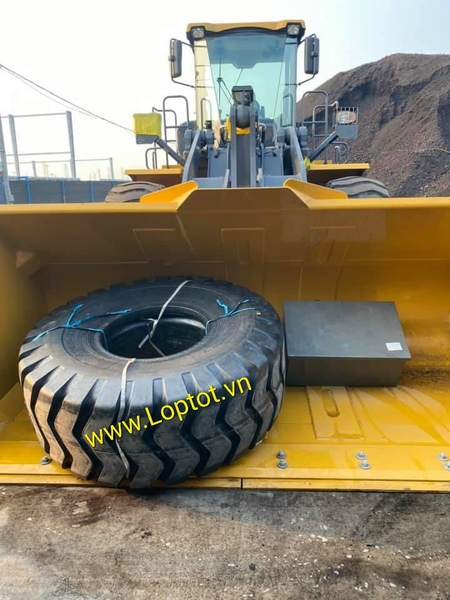 Lốp đặc 17.5-25