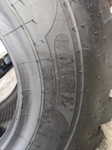 Lốp 23.5-25 hiệu MRF Ấn Độ