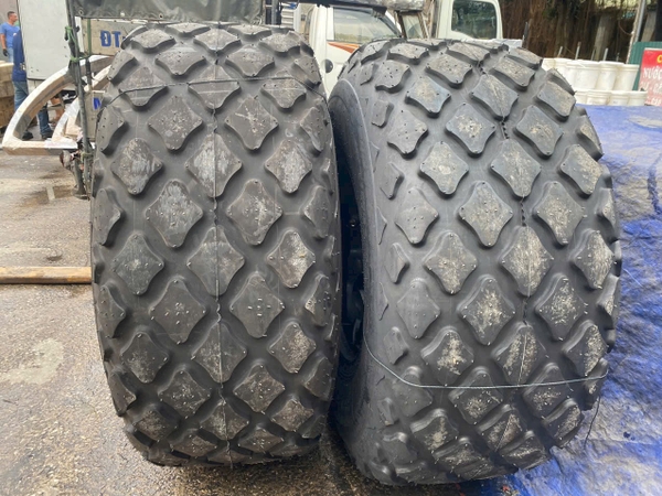 Lốp xe lu 23.1-26 hiệu ARMOUR