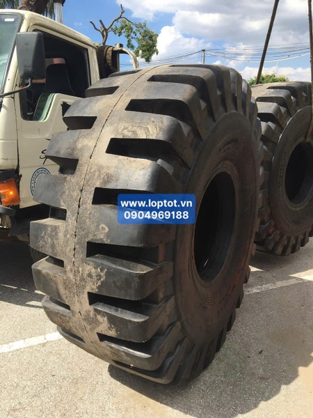 Lốp bán đặc 23.5-25 hàng chất lượng cao