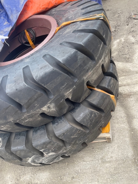 Lốp thiết bị Cảng 16.00R25