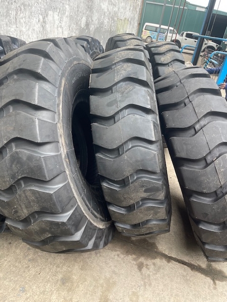 Lốp 16.00R25 dùng cho xe nâng, xe tải