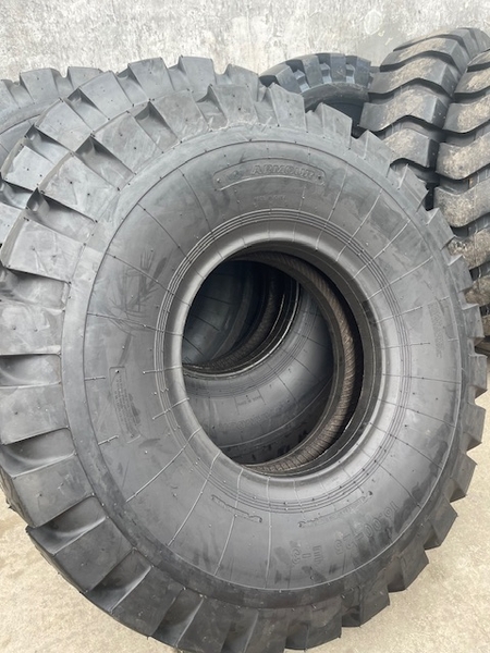 Lốp 16.00R25 dùng cho xe nâng, xe tải