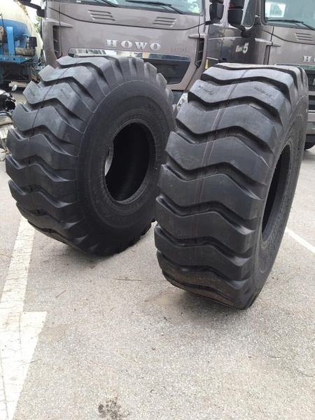 Lốp theo xe 23.5-25 nhãn hiệu XCMG,