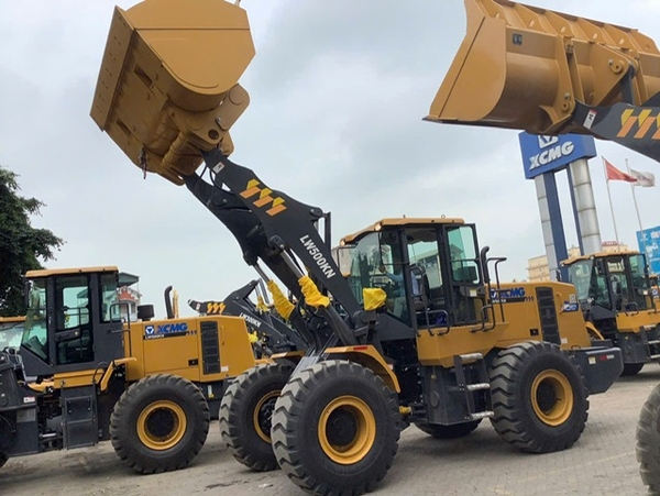 Lốp theo xe 23.5-25 nhãn hiệu XCMG,
