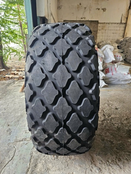 Lốp xe lu 23.1-26. Hàng tốt giá tốt
