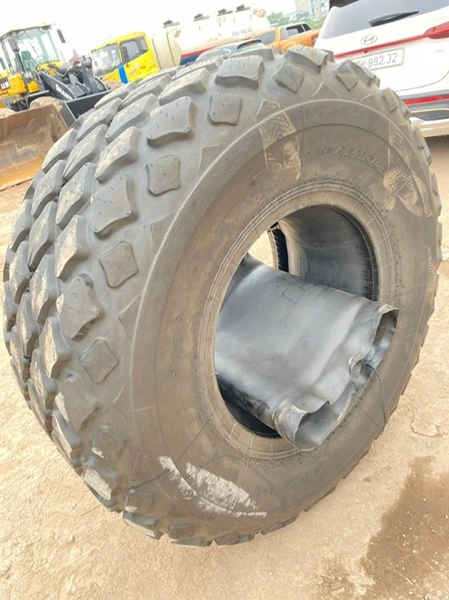 Lốp xe lu 23.1-26. Hàng tốt giá tốt