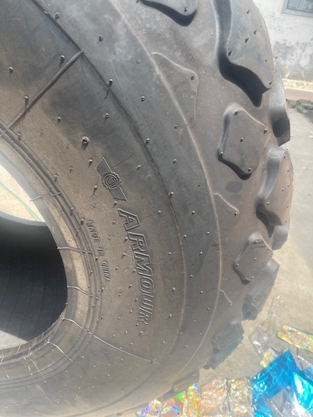 Lốp xe lu 23.1-26 hiệu ARMOUR