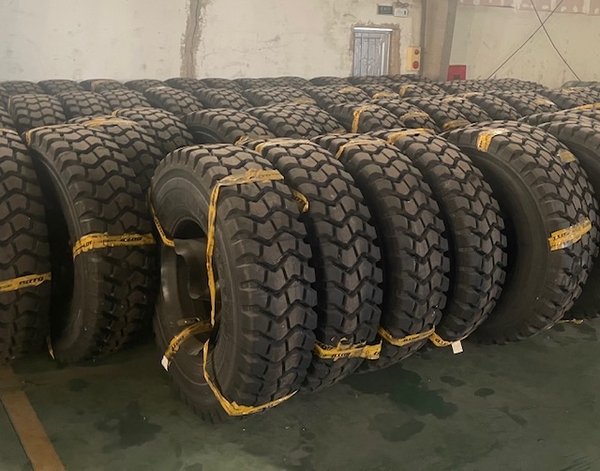 Lốp 14.00R25 hiệu BOTO, giá thanh lý cực tốt