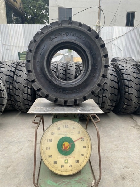 Lốp đặc xe nâng các loại