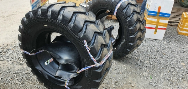 Lốp 16/70-24 hiệu AOSO