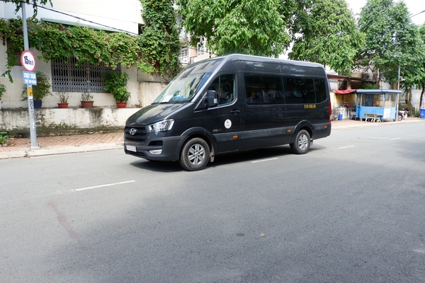 XE THAM QUAN DU LỊCH 16 CHỖ