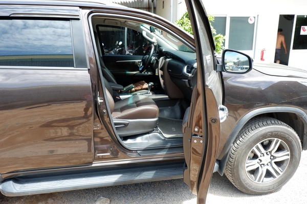 XE THAM QUAN DU LỊCH 7 CHỖ