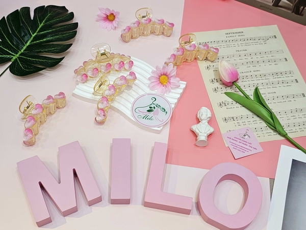 Kẹp tóc trong đính trái tim hồng trong suốt