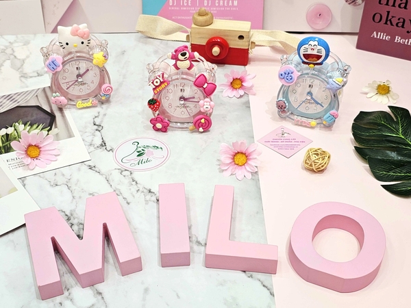 Đồng hồ gấu dâu Lotso - Crystal Alarm Clock (kèm sticker)