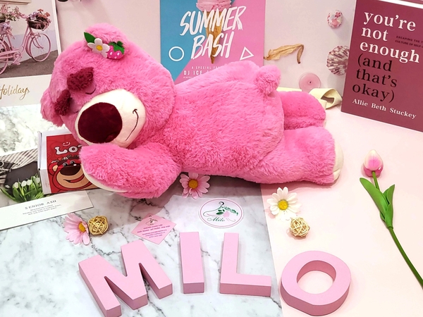 Gấu bông dâu tây Lotso (gấu nằm hồng)
