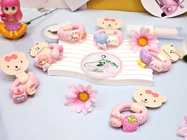 Cột tóc thun sticker nổi thỏ + trái tim (hồng phấn)