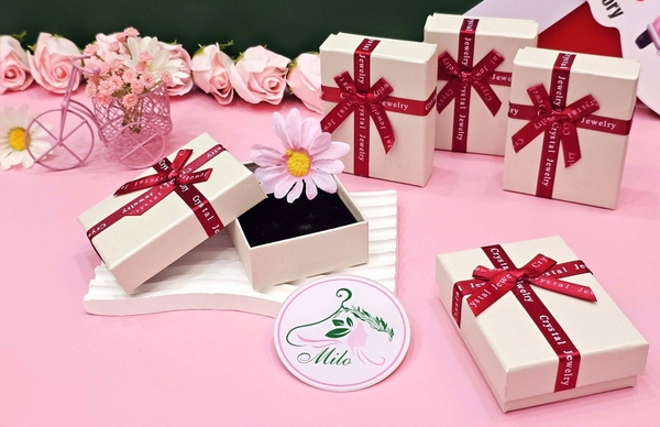 Hộp quà đựng trang sức đính nơ (7.5cm x 10cm)