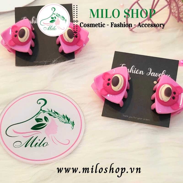 Kẹp tóc mái hình tam giác charm gấu dâu + charm bé gái (set 2 cái)