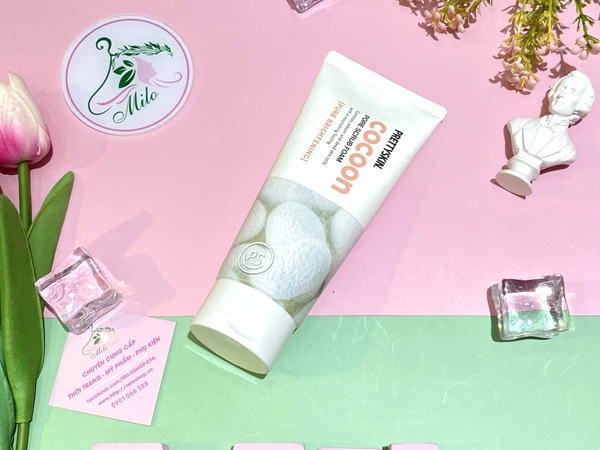 Sữa rửa mặt tẩy da chết Pretty Skin Cocoon Pore Scrub Foam - 150ml (Hàn Quốc)