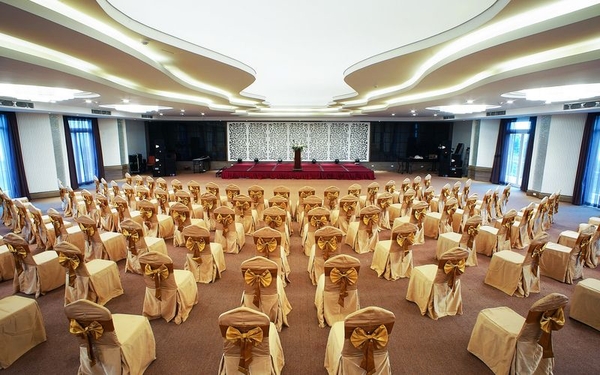 Khách Sạn Mường Thanh Holiday Mũi Né
