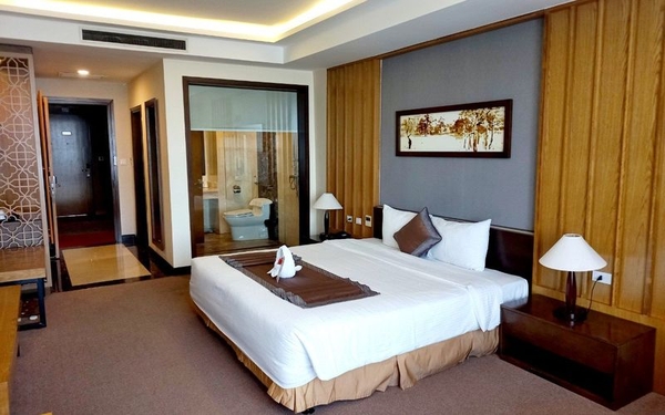 Khách sạn Mường Thanh Luxury Nhật Lệ