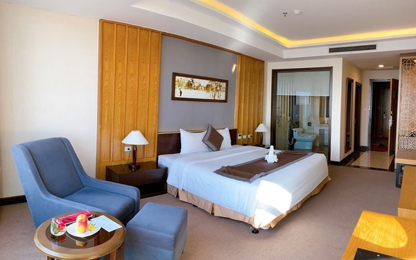 Khách sạn Mường Thanh Luxury Nhật Lệ