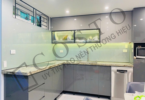 Bảng màu kính ốp tường bếp