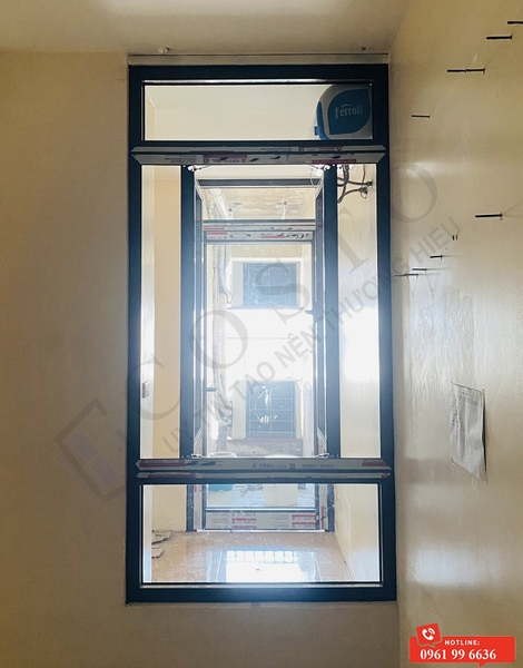 cửa nhôm kính ban công