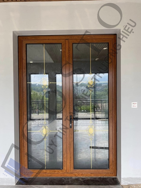 Cửa nhôm vân gỗ cao cấp