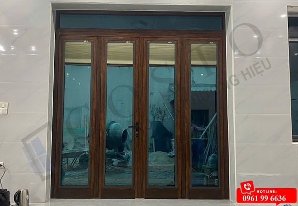 cửa nhôm vân gỗ trắc cao cấp