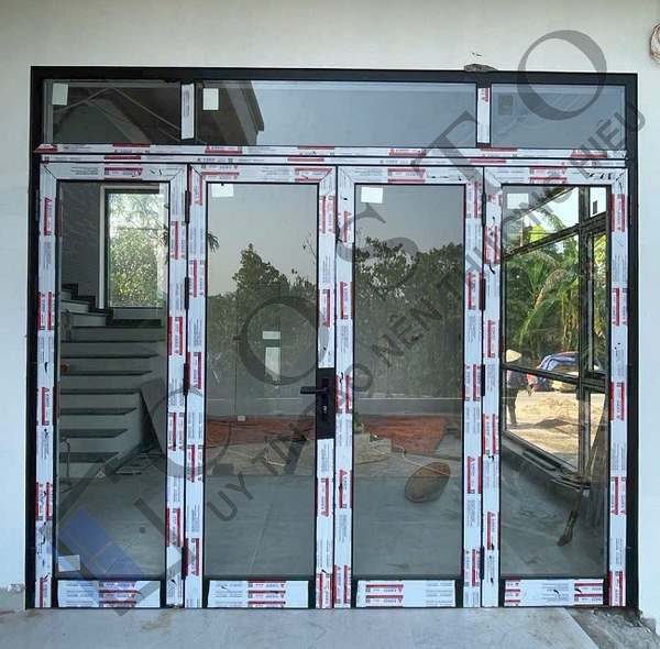Cửa nhôm Xingfa kính cường lực 4 cánh
