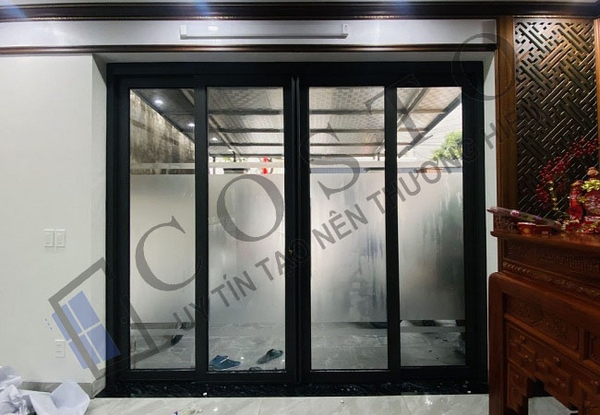 Cưar trượt quay 4 cánh