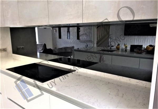 dán kính bếp giá bao nhiêu