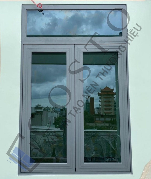 giá cửa nhôm Xingfa kính cường lực