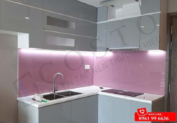 giá kính ốp tường