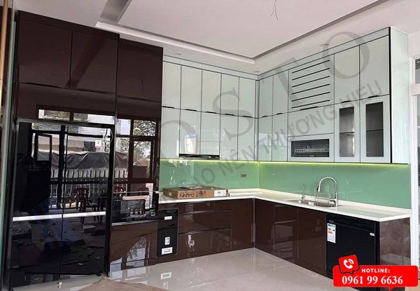 Kính ốp bếp chịu nhiệt