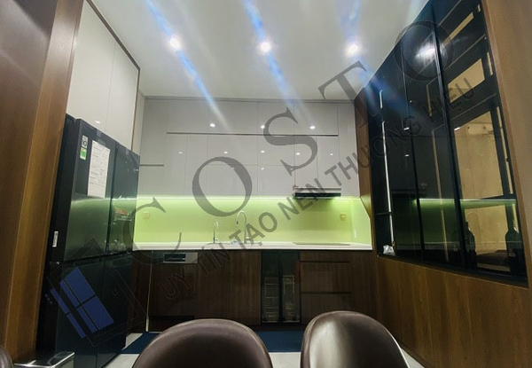 Kính ốp bếp màu ghi