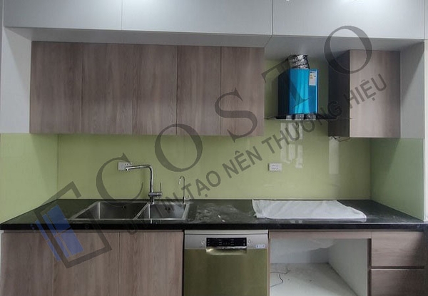 Kính ốp bếp màu trắng kem