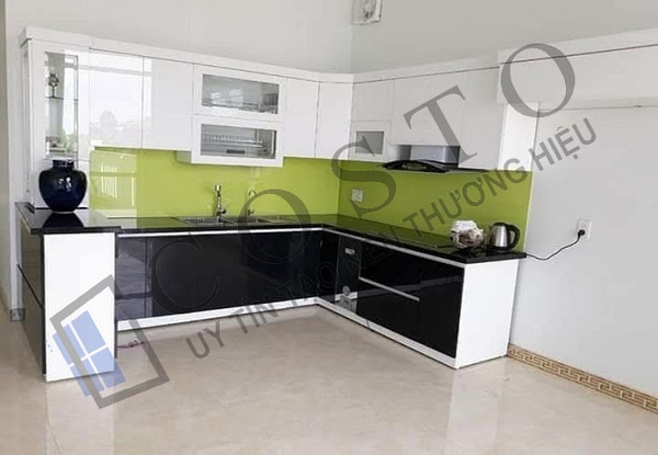 Kính sơn ốp bếp giá bao nhiêu