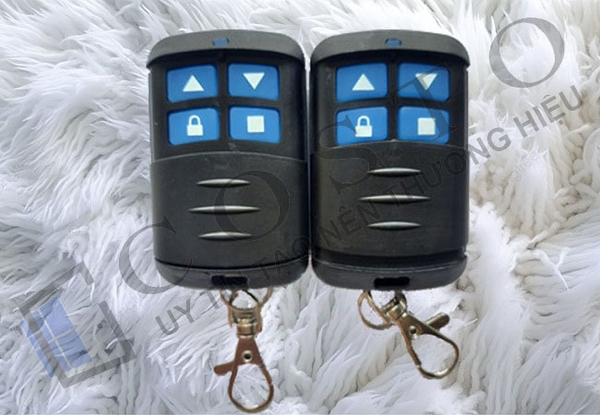 Làm chìa khóa cửa cuốn bao nhiêu tiền