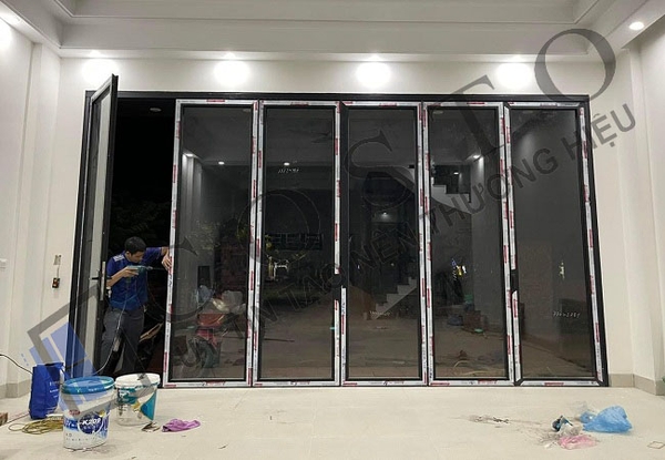 Mẫu cửa nhôm Xingfa xếp gấp