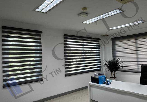 rèm cầu vồng văn phòng