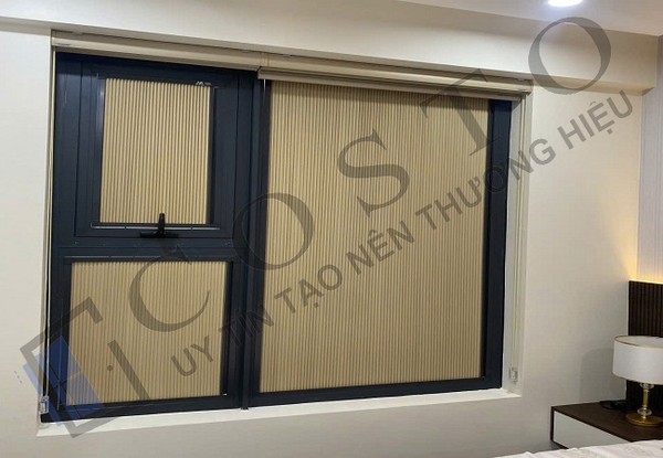 Rèm tôt ong lắp trên kính