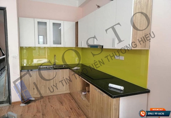 Thi công kính ốp bếp