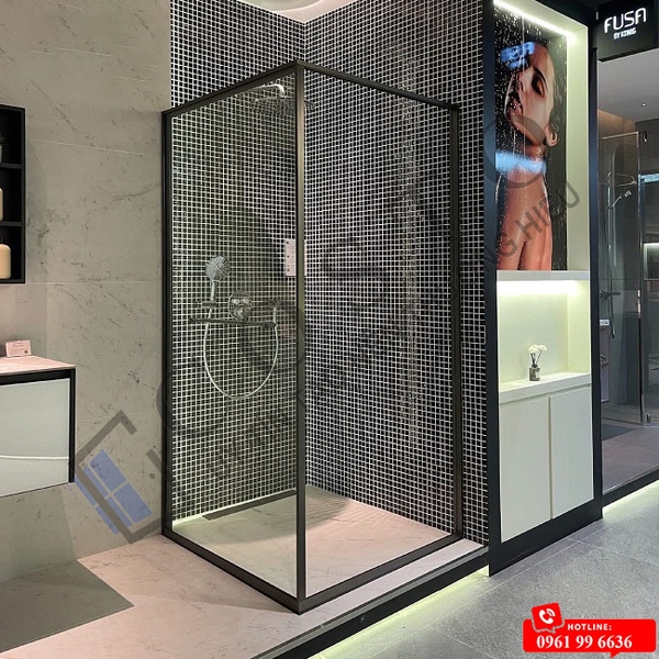 vách kính phòng tắm kín